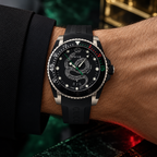 Gucci Dive Snake 40mm Black Men's Watch YA136323 – wrist lifestyle view