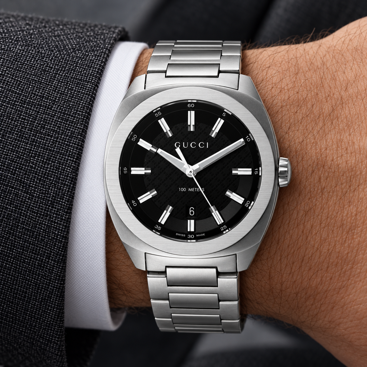 Gucci GG2570 YA142312 menswear wrist view