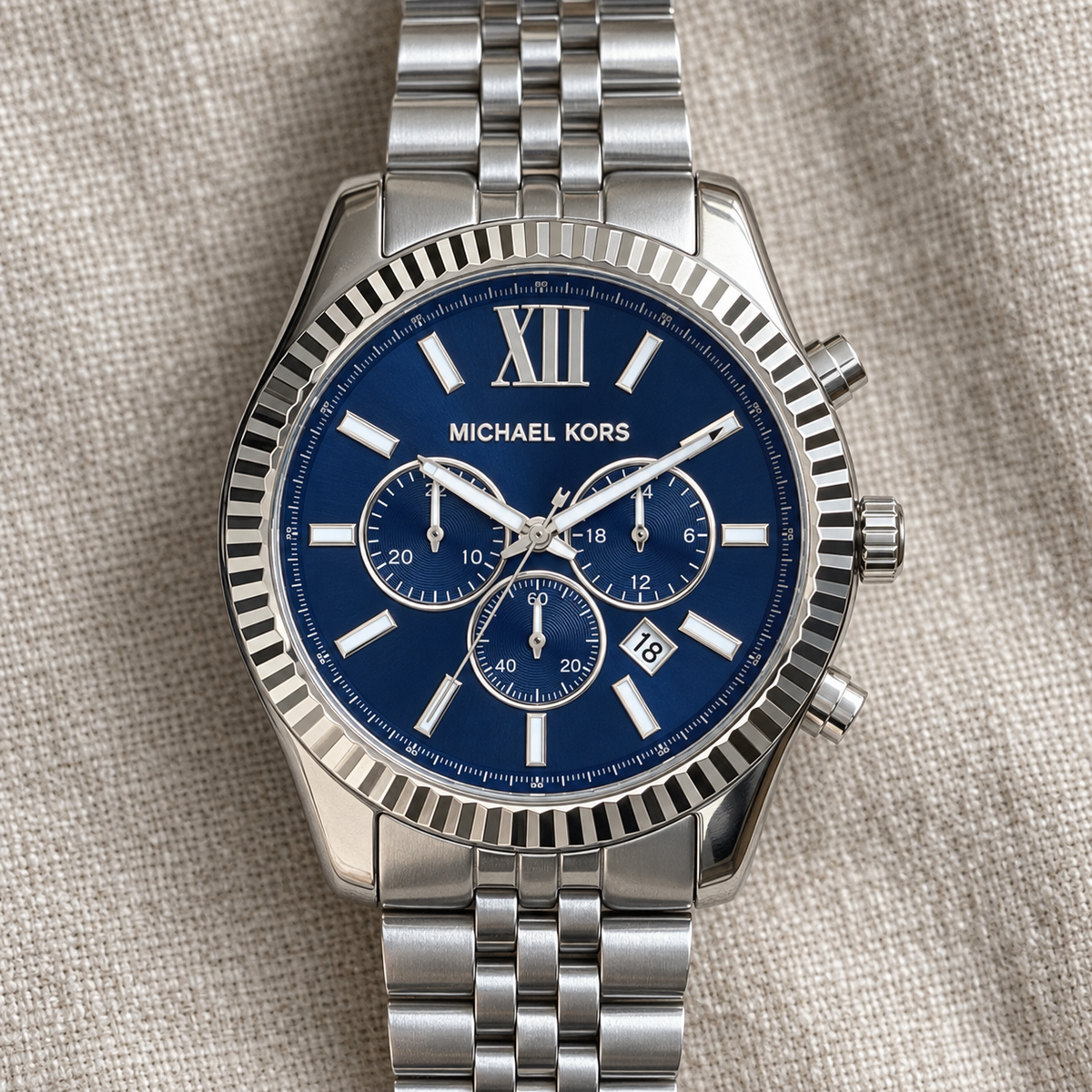 Michael Kors MK8280 men's navy chronograph, natural photograph 4