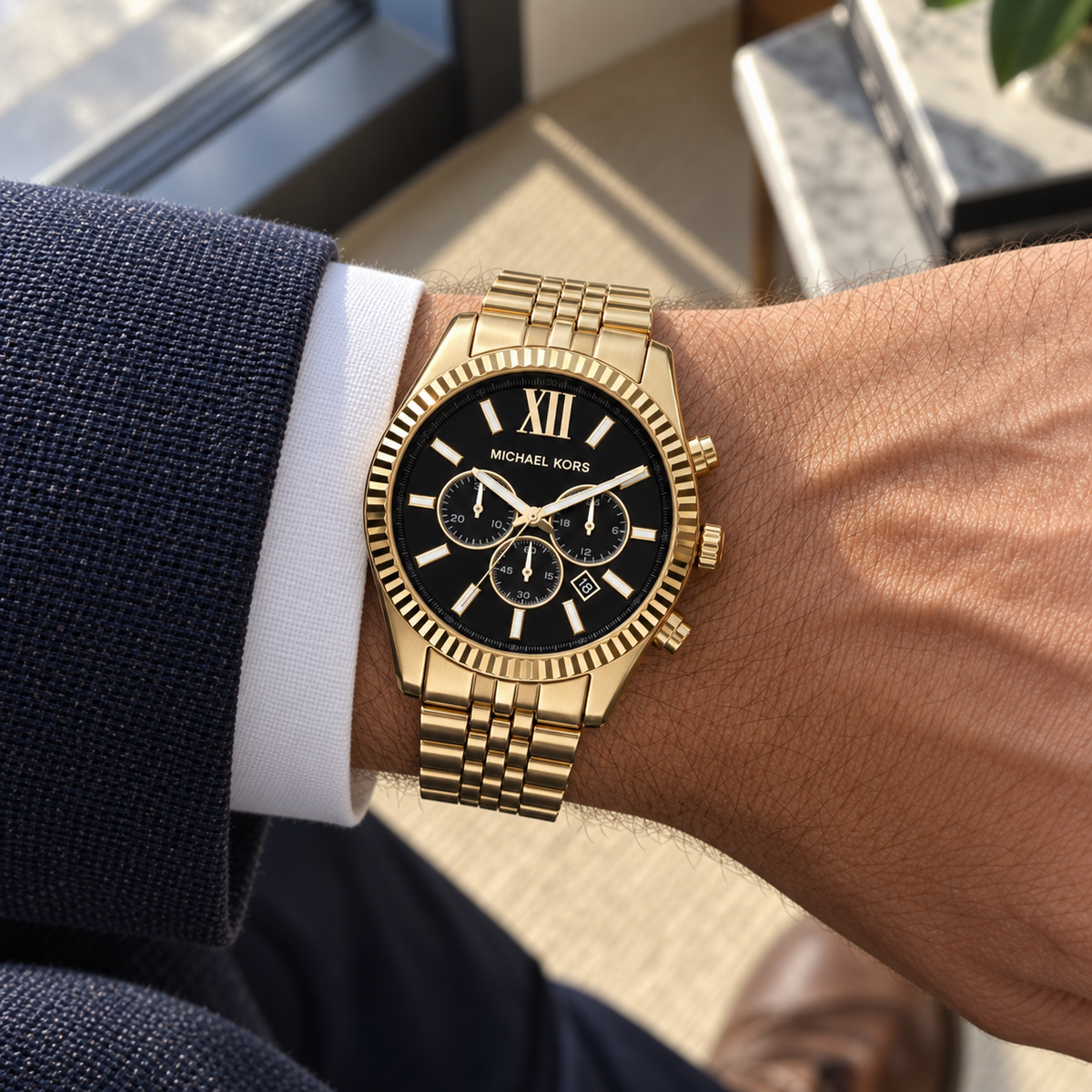 Michael Kors MK8286 men's watch, naturally proportioned on wrist