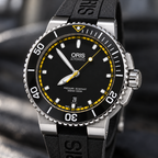 Oris Aquis Date 43mm Black Yellow Dial Black Rubber Automatic Men's Watch – dial macro