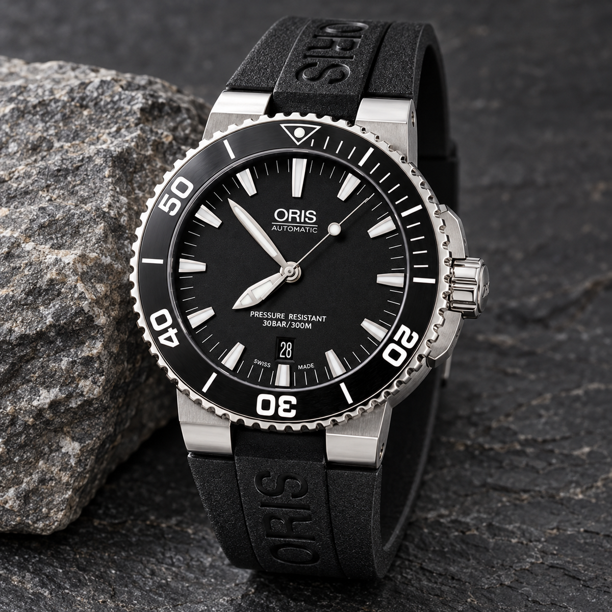 Oris Aquis Date 43mm Black Dial Black Rubber Automatic Men's Watch – stone still life