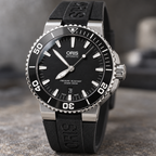 Oris Aquis Date 43mm Black Dial Black Rubber Automatic Men's Watch – dial macro