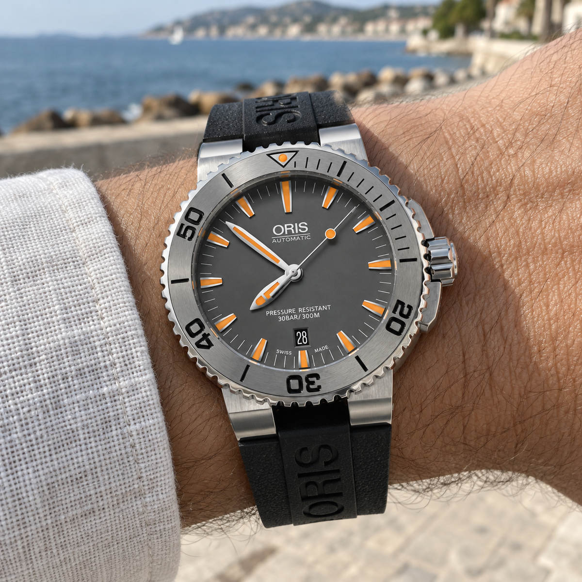 Oris Aquis Date 43mm Grey Orange Dial Tungsten Bezel Black Rubber Automatic Men's Watch – wrist lifestyle