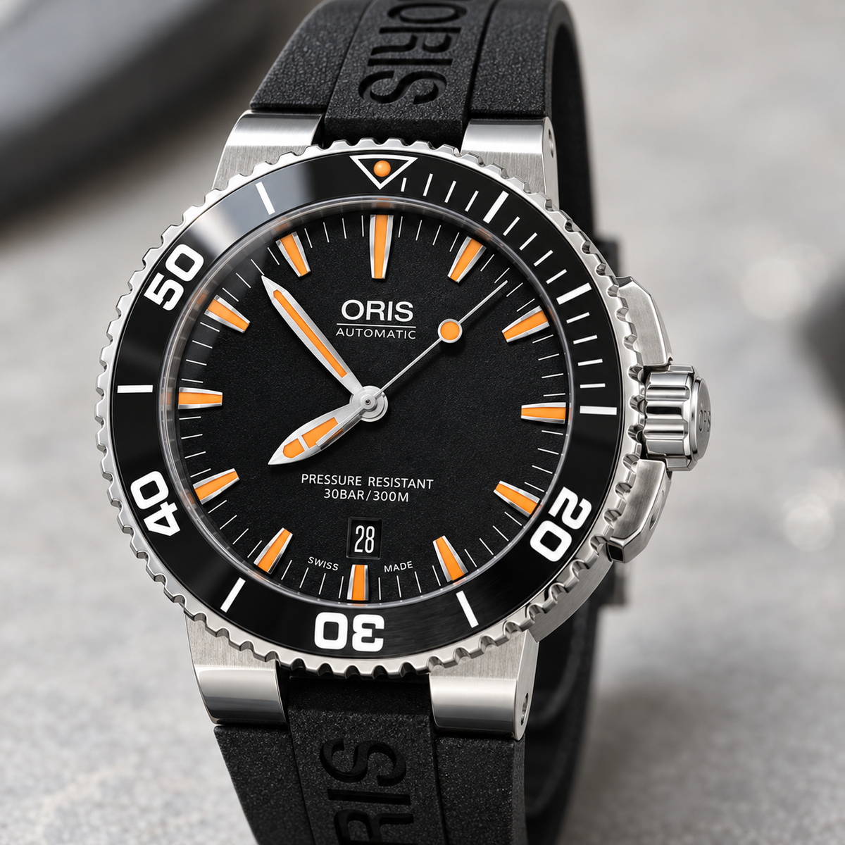 Oris Aquis Date 43mm Black Orange Dial Black Rubber Automatic Men's Watch – dial macro