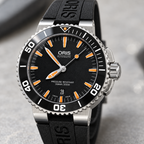 Oris Aquis Date 43mm Black Orange Dial Black Rubber Automatic Men's Watch – dial macro
