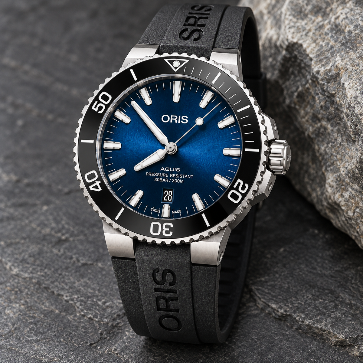 Oris Aquis Date 43.5mm Blue Dial Black Rubber Automatic Men's Watch – stone still life