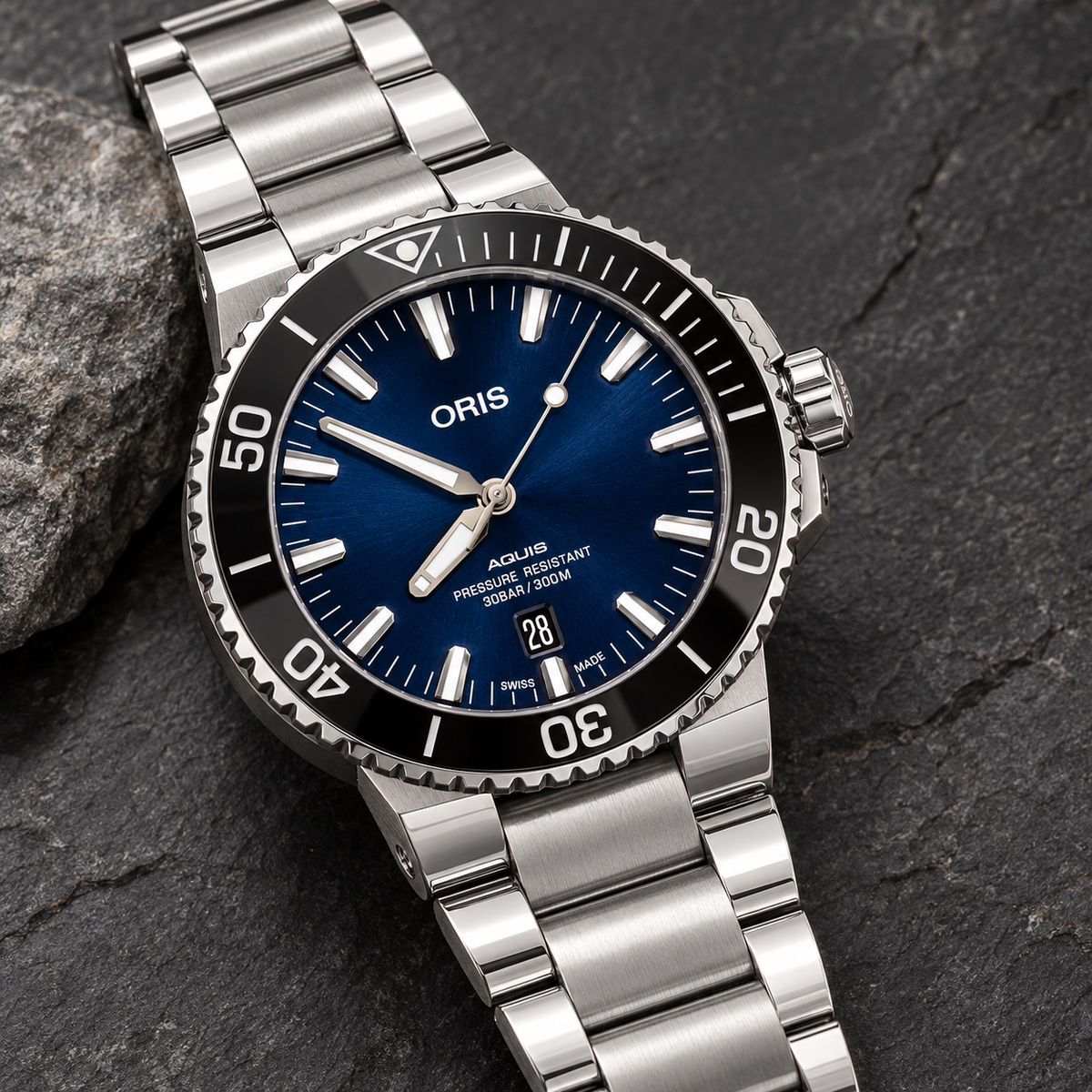 Oris Aquis Date 43.5mm Blue Dial Steel Automatic Men's Watch – stone still life