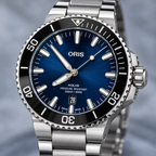 Oris Aquis Date 43.5mm Blue Dial Steel Automatic Men's Watch – dial macro