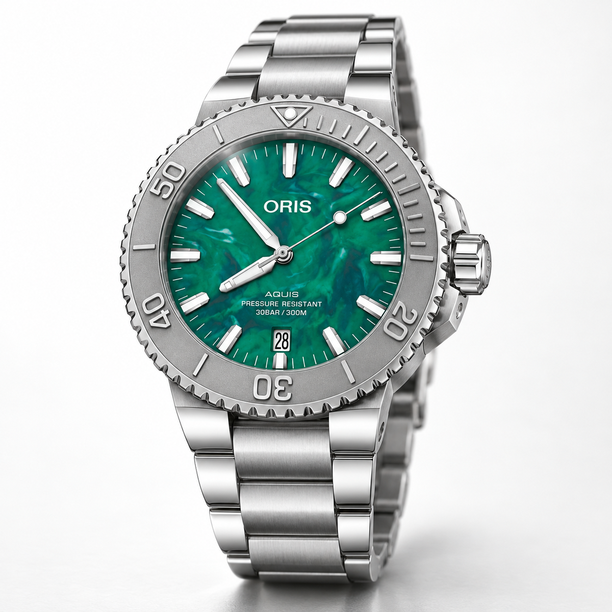 Oris X Bracenet Aquis Date 43.5mm Green Recycled Dial Steel Automatic Men's Watch – studio