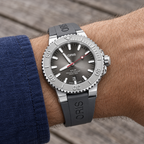 Oris Aquis Date Relief 43.5mm grey dial grey rubber strap – wrist lifestyle
