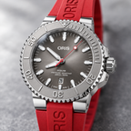 Oris Aquis Date Relief 43.5mm Grey Dial Red Rubber Automatic Men's Watch – dial macro
