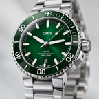 Oris Aquis Date 43.5mm Green Dial Steel Automatic Men's Watch – dial macro