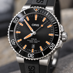 Oris Aquis Date 43.5mm Black Orange Dial Black Rubber Automatic Men's Watch – dial macro
