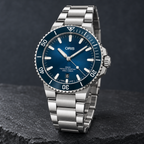 Oris Aquis Date 41.5mm blue dial steel bracelet – slate still life