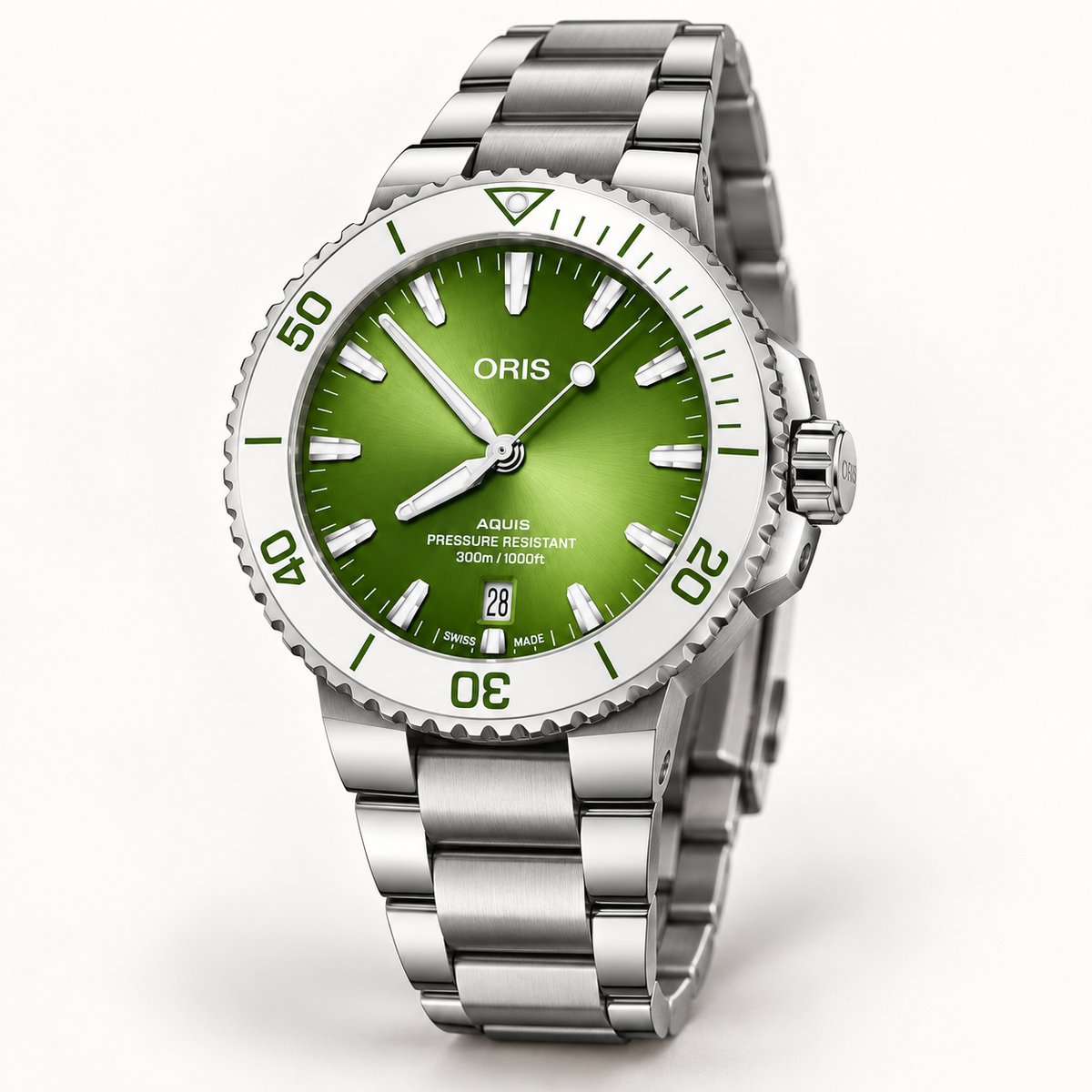 Oris Aquis Date Taste of Summer 41.5mm green dial white bezel steel bracelet – studio