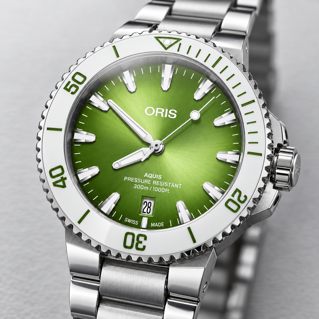 Oris Aquis Date Taste of Summer 41.5mm green dial white bezel steel bracelet – dial macro