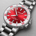 Oris Aquis Date Taste of Summer 41.5mm watermelon-red dial steel bracelet – dial macro