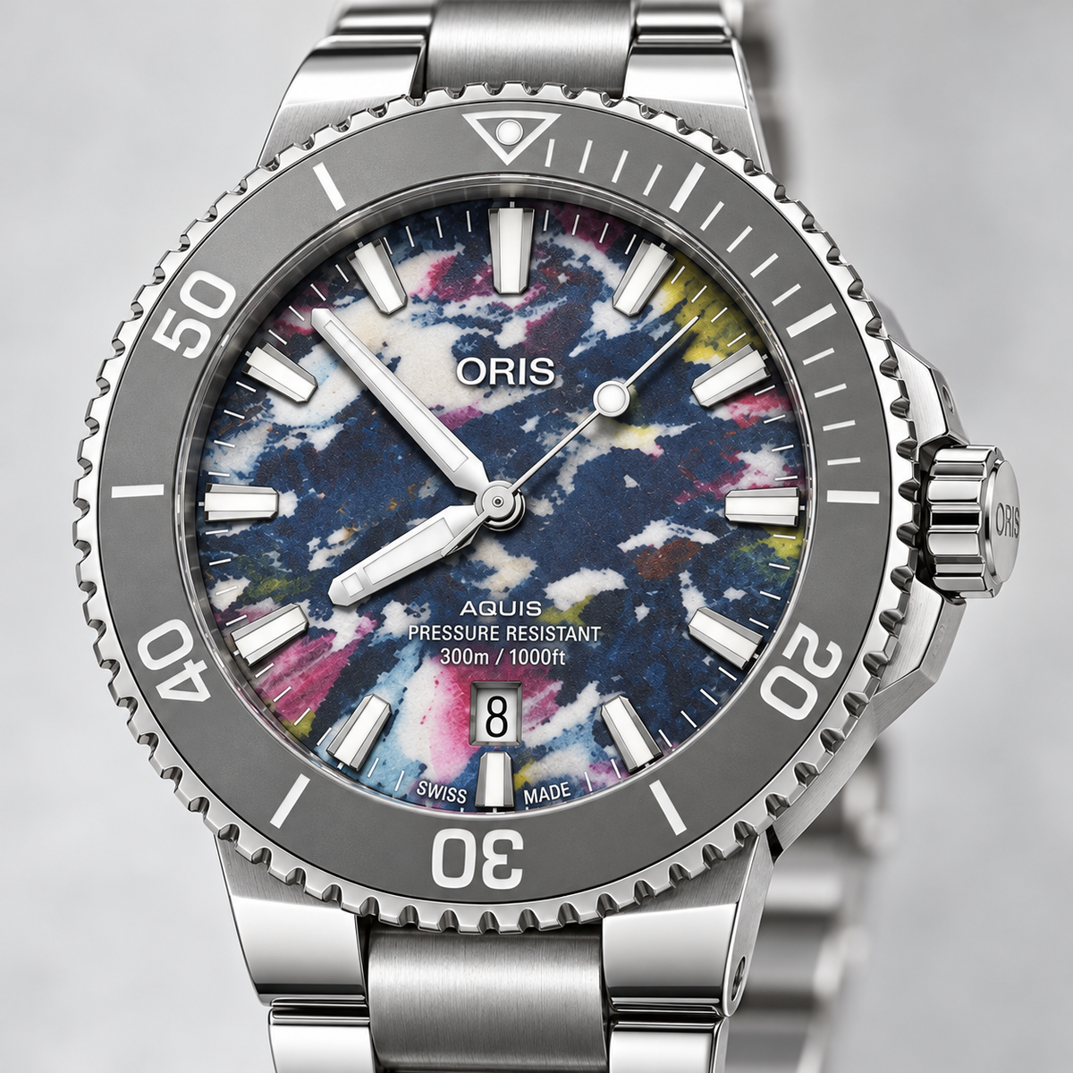 Oris Aquis Date Upcycle 41.5mm pictured multicolor PET dial steel bracelet – dial macro