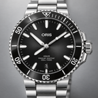 Oris Aquis Date 41.5mm black dial steel bracelet – dial macro