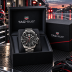 TAG Heuer Formula 1 Chronograph CAZ1011.BA0842 sunum kutusunda yarış garajı