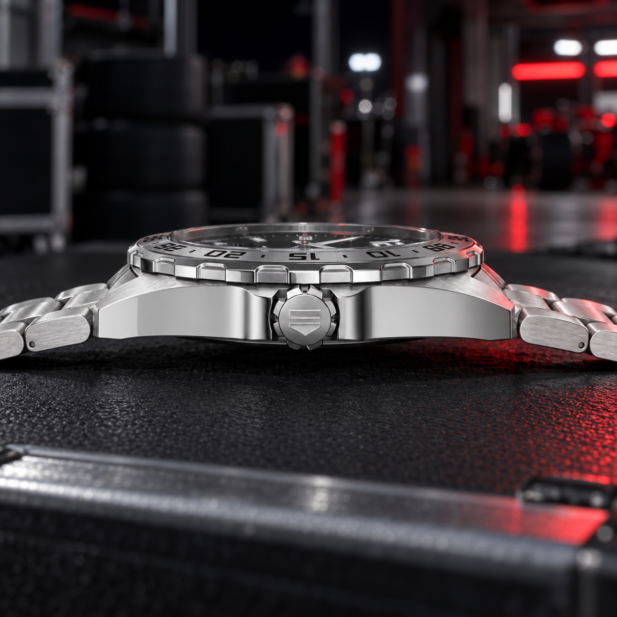 TAG Heuer Formula 1 Calibre 6 WAZ2012.BA0842 steel case and bracelet profile