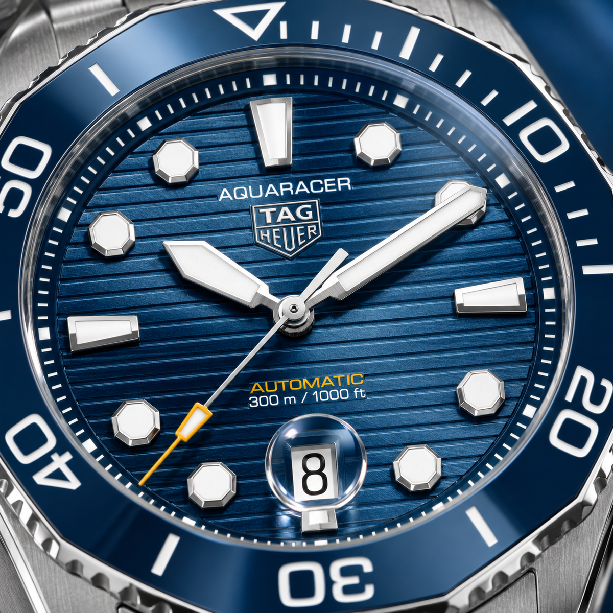 TAG Heuer Aquaracer WBP201B.BA0632 blue dial ceramic bezel and date magnifier macro