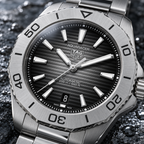 TAG Heuer Aquaracer WBP2110.BA0627 smoky black dial steel bezel macro