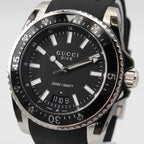 Gucci Dive XL YA136204 dial close-up