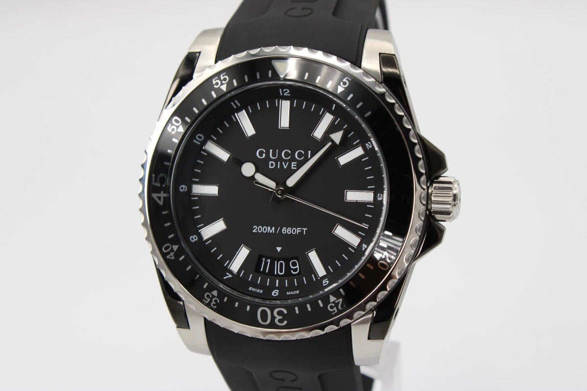 Gucci Dive XL YA136204 front view
